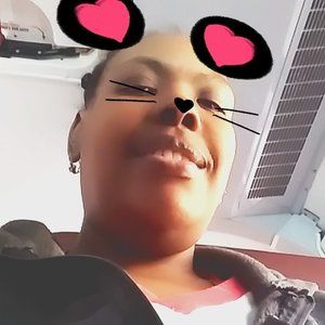 Meet your Posher, Yolanda